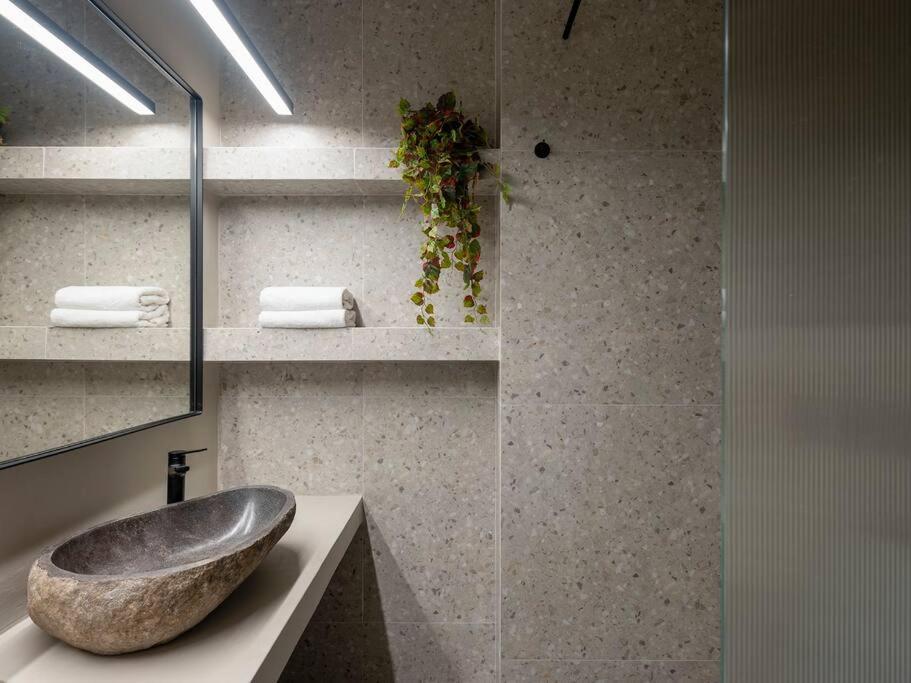 Hoppersgr- Amazing In The Heart Of - 1 Apartment Athens